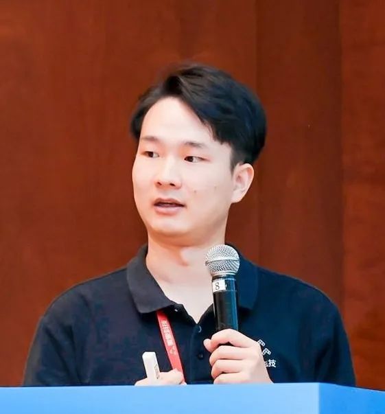 虞滠阳个人照