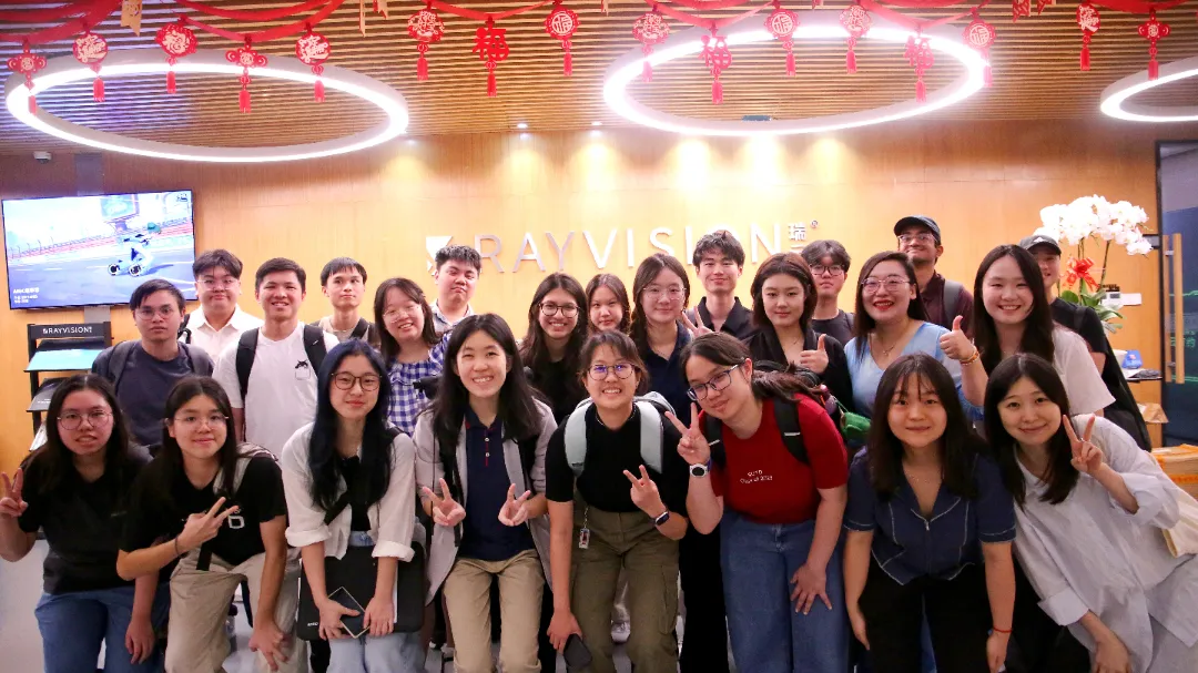 Pixmax团队与新加坡科技设计大学SUTD研学团师生合影