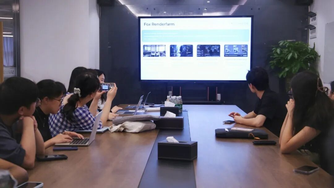 Pixmax海外品牌负责人向SUTD师生介绍Pixmax产品与AI创作能力